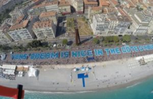 Se lleva a sus 6,400 empleados de vacaciones a Francia ¡todo pagado!