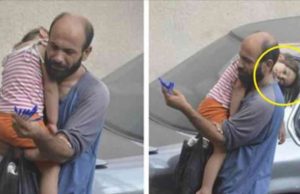 Desesperado y con hija hambrienta, él vendía bolígrafos hasta que un extraño le tomó una foto a su hija y descubrió esto