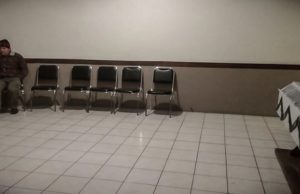 Veló completamente solo a su esposa, nadie llegó; compartieron la foto en Internet y esto pasó