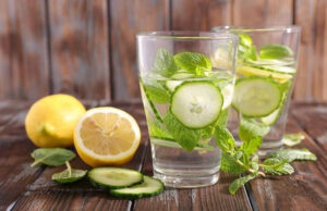 Agua de pepino y limón para adelgazar, muy efectivo
