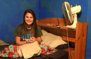 Le envió una foto a su esposa, pero el la ve de cerca y le pide el divorcio