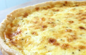 Tarta de choclo, cebolla y queso